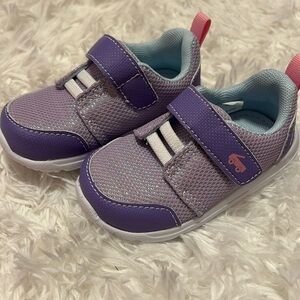 See KaiRun toddler girl shoes. Size 5